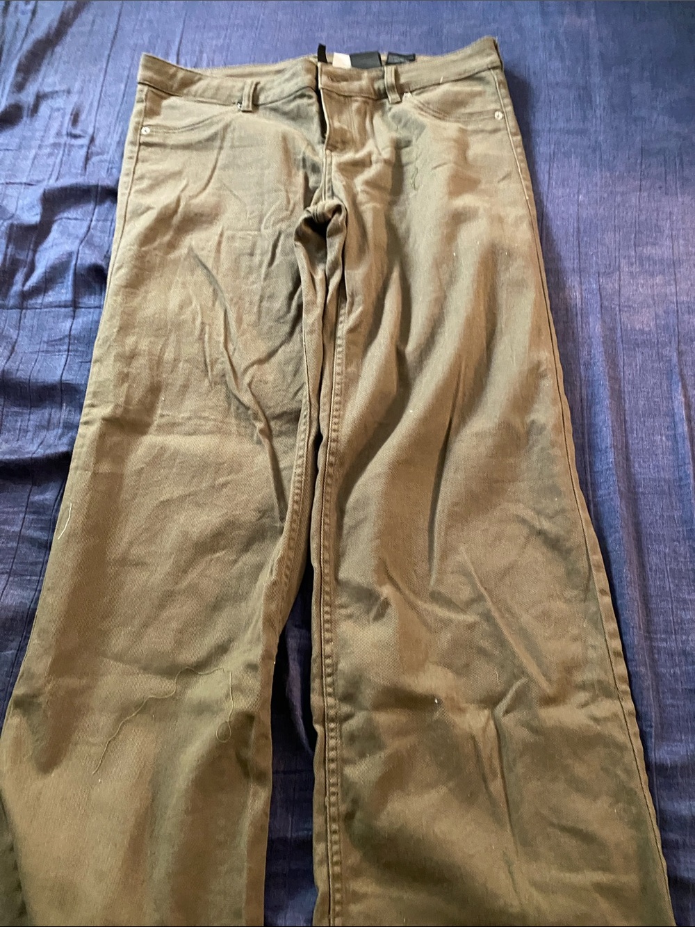 Divided Women’s Straight Leg Jeans in Olive green